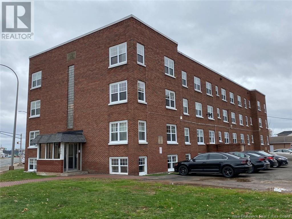 700 Mountain Road, Moncton, New Brunswick  E1C 2P4 - Photo 2 - NB123812