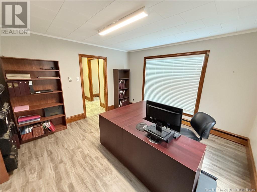 733 Main Street, Woodstock, New Brunswick  E7M 2E6 - Photo 11 - NB123866