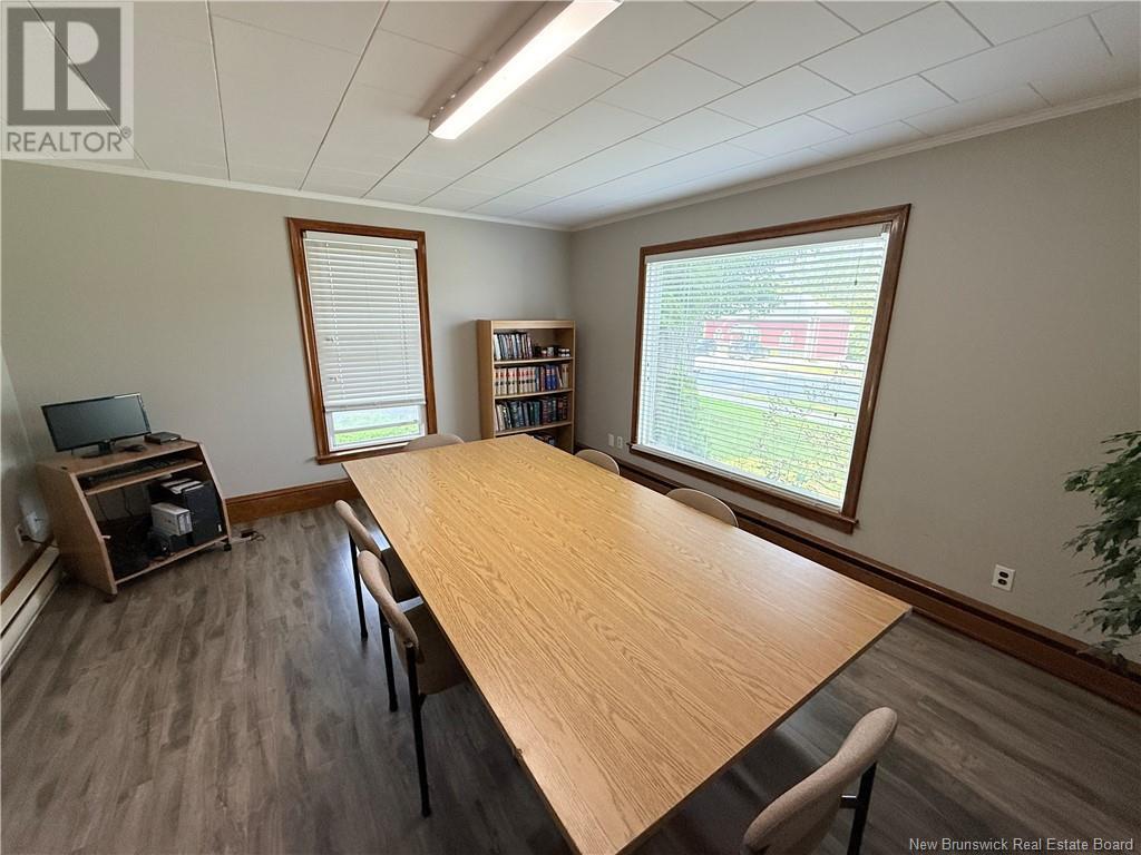 733 Main Street, Woodstock, New Brunswick  E7M 2E6 - Photo 17 - NB123874