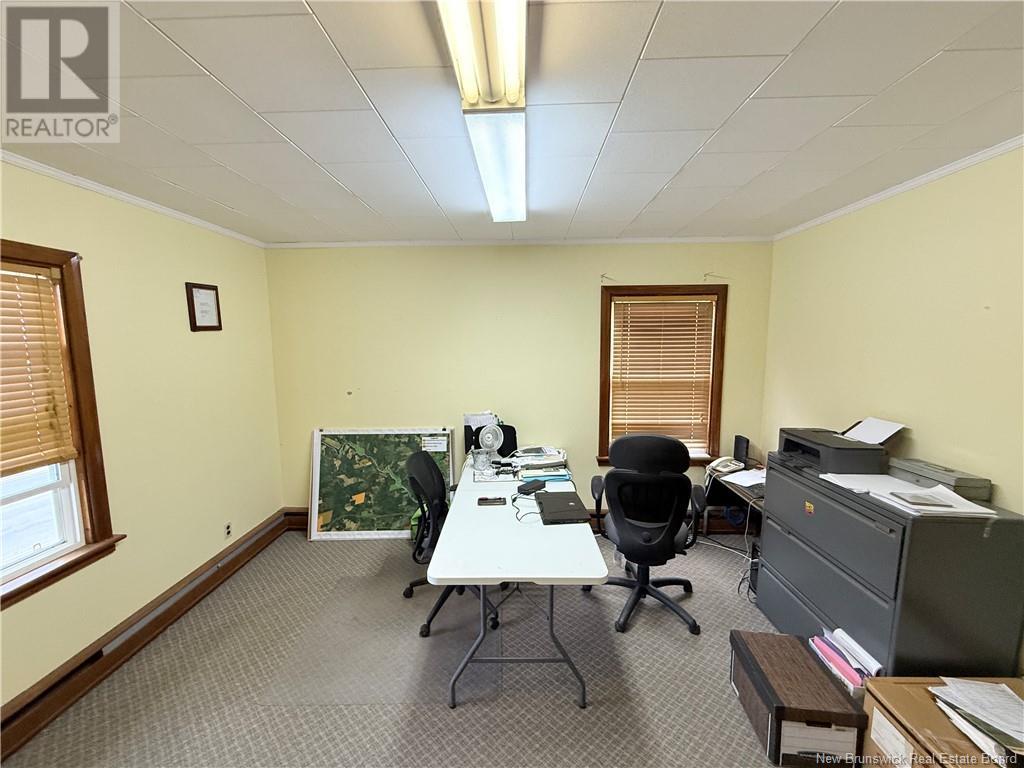 733 Main Street, Woodstock, New Brunswick  E7M 2E6 - Photo 22 - NB123874