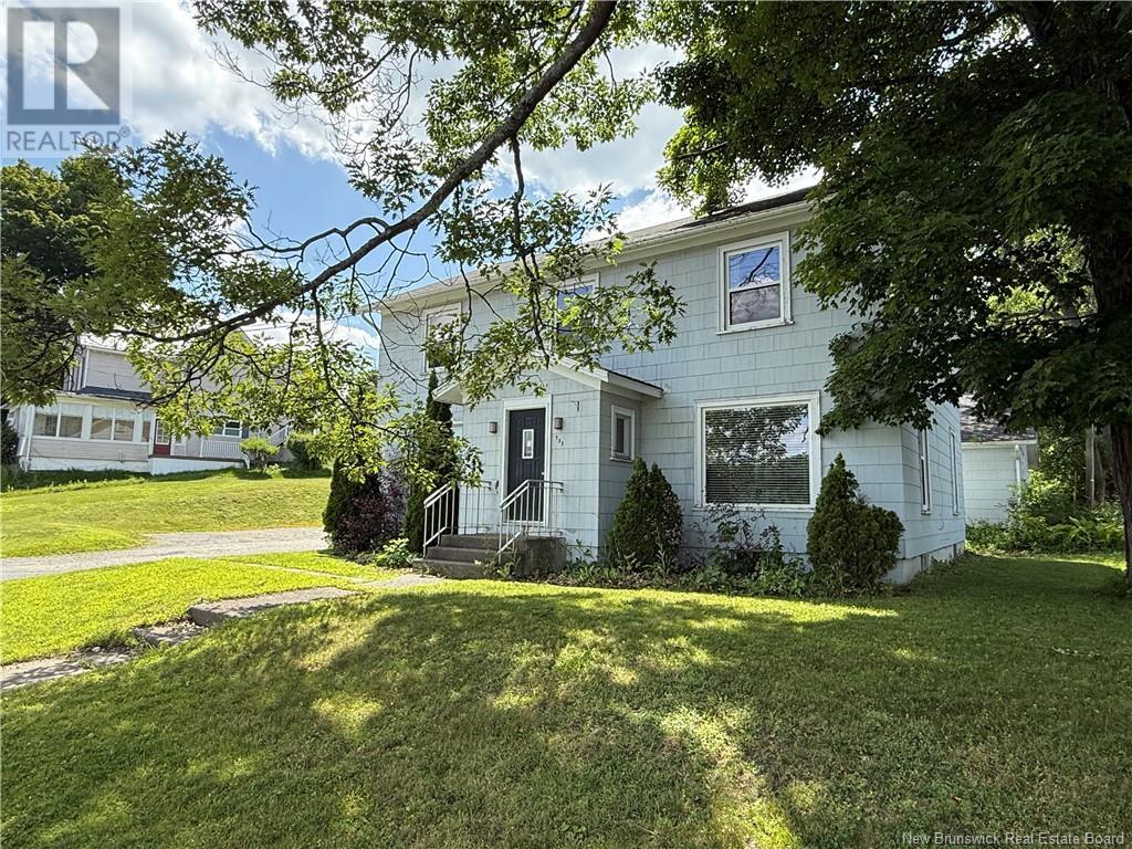 733 Main Street, Woodstock, New Brunswick  E7M 2E6 - Photo 3 - NB123874