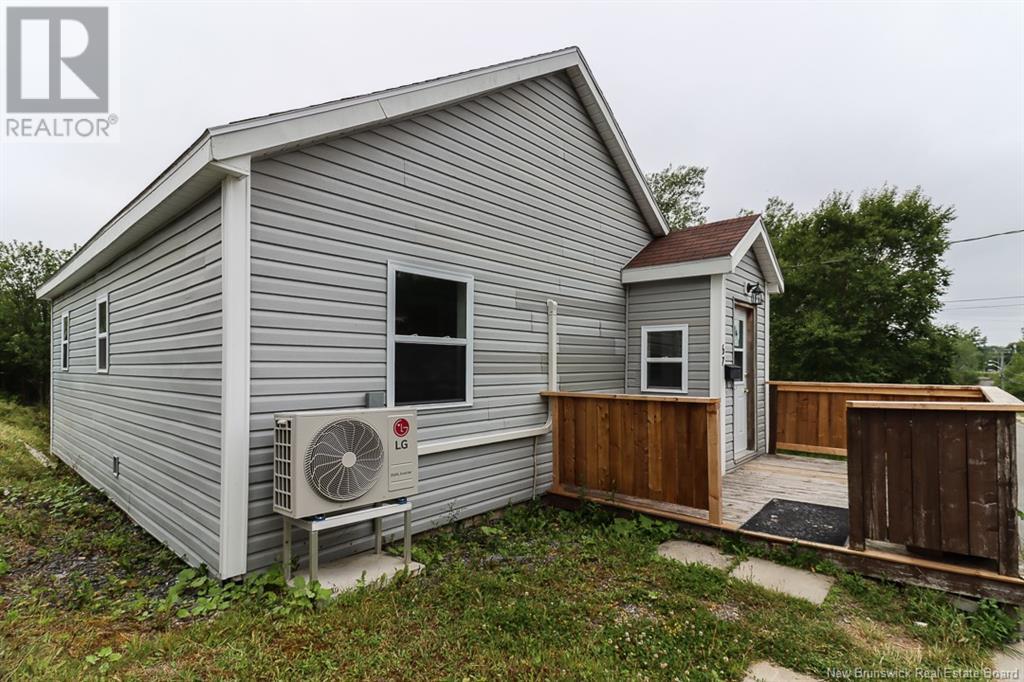 67 Gifford Street, Saint John, New Brunswick  E2M 5K7 - Photo 3 - NB123938