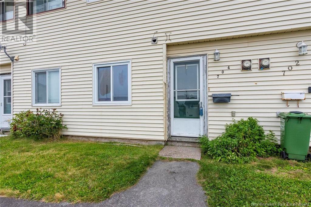 704 Highmeadow Drive, Saint John, New Brunswick  E2J 3V1 - Photo 2 - NB123665