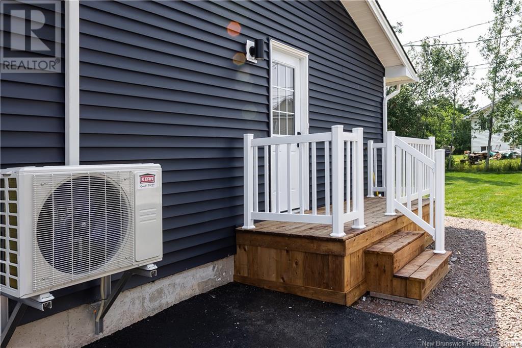 44 Teesdale, Moncton, New Brunswick  E1A 5K5 - Photo 2 - NB123600