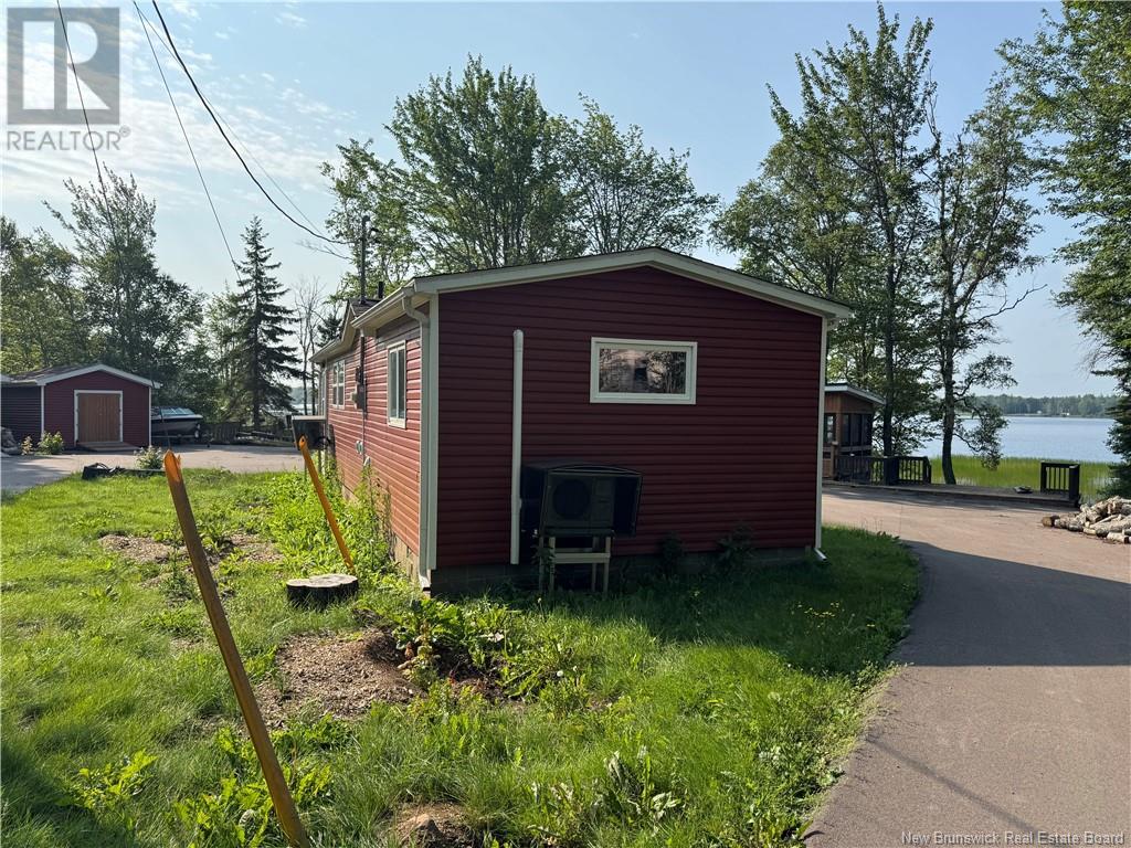 444 Square Lake, Saint-Andre-Leblanc, New Brunswick  E4P 6A6 - Photo 7 - NB123994