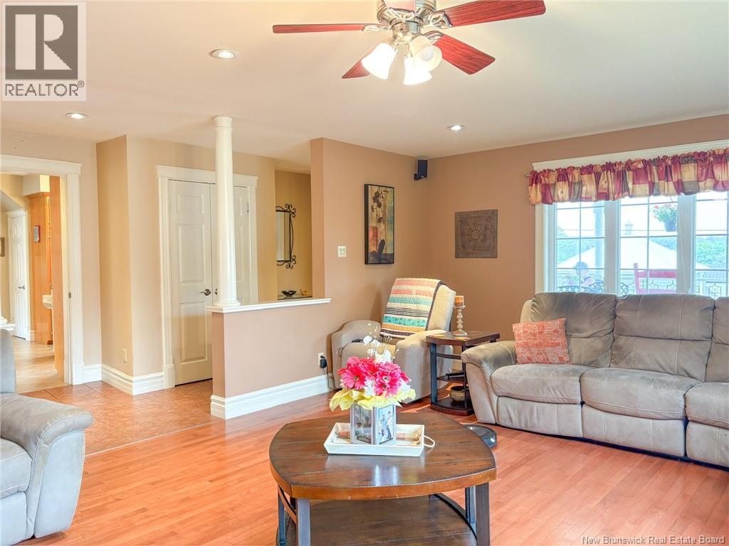 21 Hillcrest Avenue, Hartland, New Brunswick  E7P 1M7 - Photo 8 - NB123999