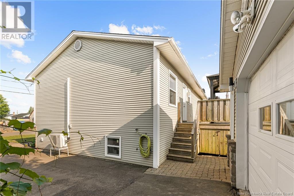 54 Castle, Moncton, New Brunswick  E1A 6M1 - Photo 34 - NB123930