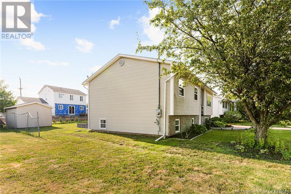 54 Castle, Moncton, New Brunswick  E1A 6M1 - Photo 38 - NB123930