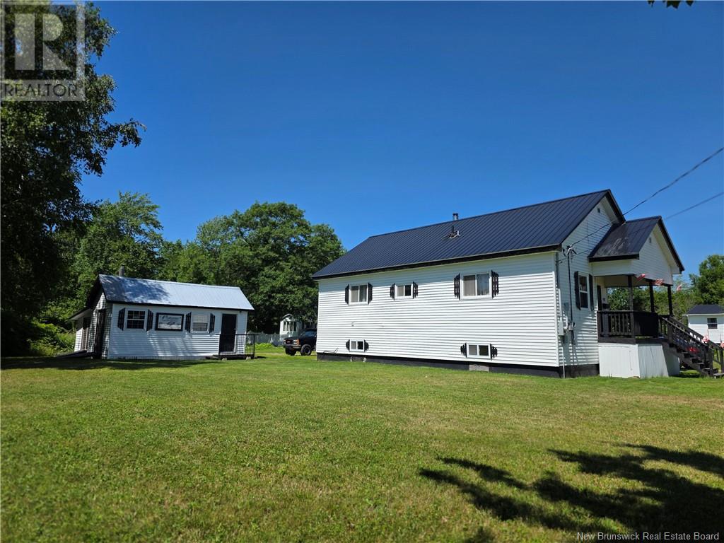 63 First Avenue, Mcadam, New Brunswick  E6J 1S7 - Photo 10 - NB124024