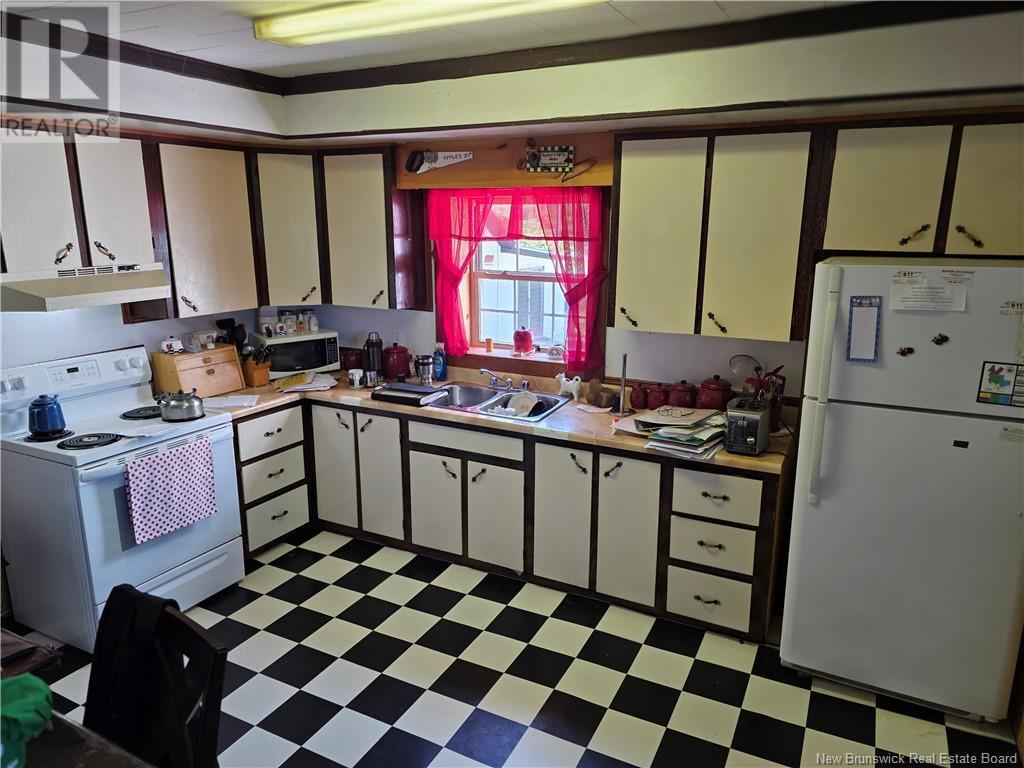 63 First Avenue, Mcadam, New Brunswick  E6J 1S7 - Photo 16 - NB124024