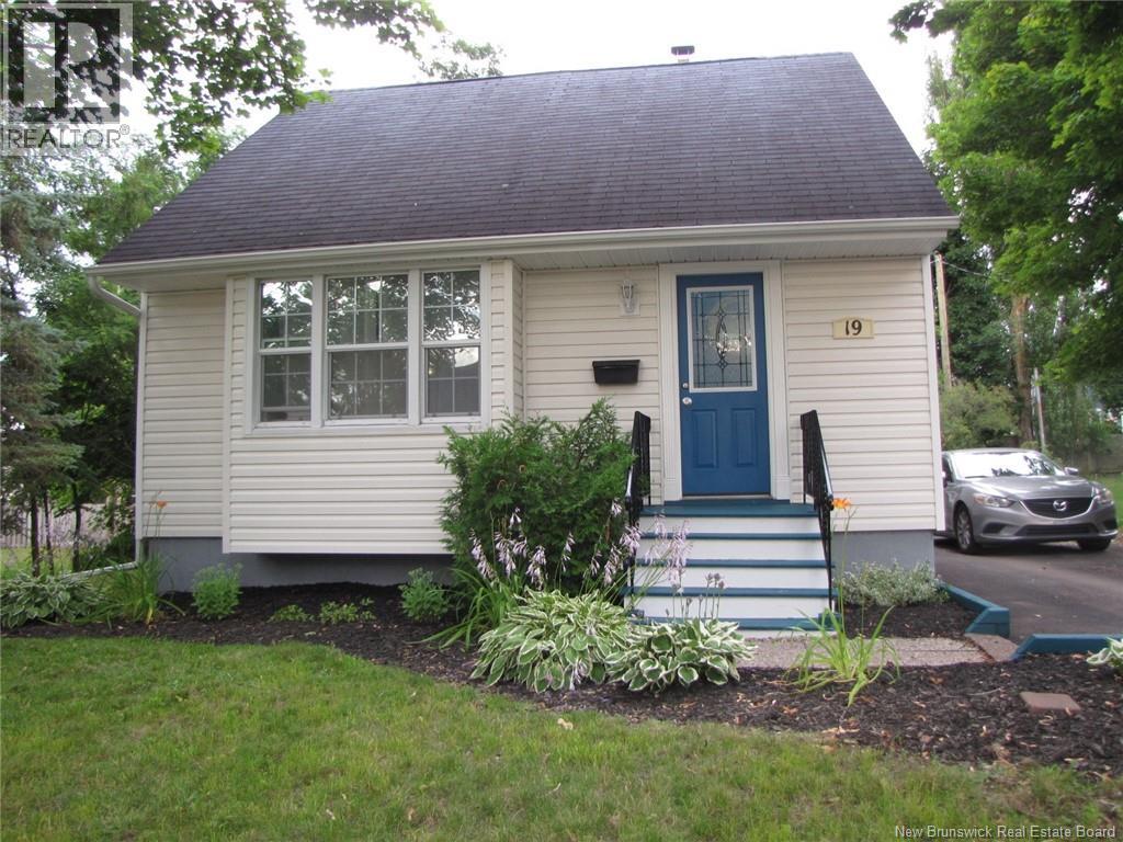 19 Fundy Road, Riverview, New Brunswick  E1B 1E1 - Photo 2 - NB124065