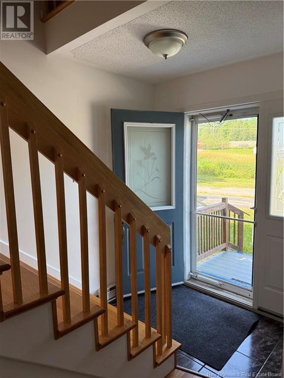 1085 Westbrook Court, Bathurst, New Brunswick  E2A 4X1 - Photo 4 - NB124035