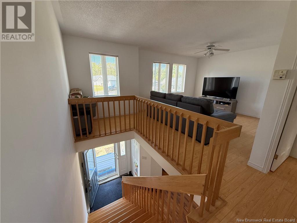1085 Westbrook Court, Bathurst, New Brunswick  E2A 4X1 - Photo 8 - NB124035