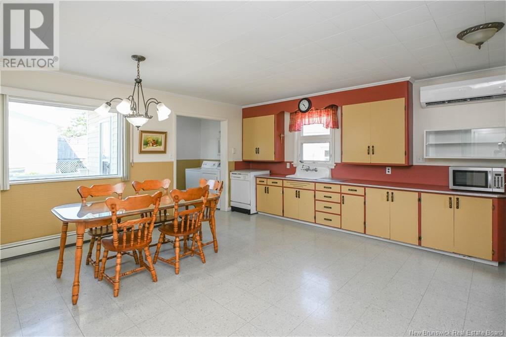 351 Saint-Pierre E. Boulevard, Caraquet, New Brunswick  E1W 1B4 - Photo 11 - NB124098