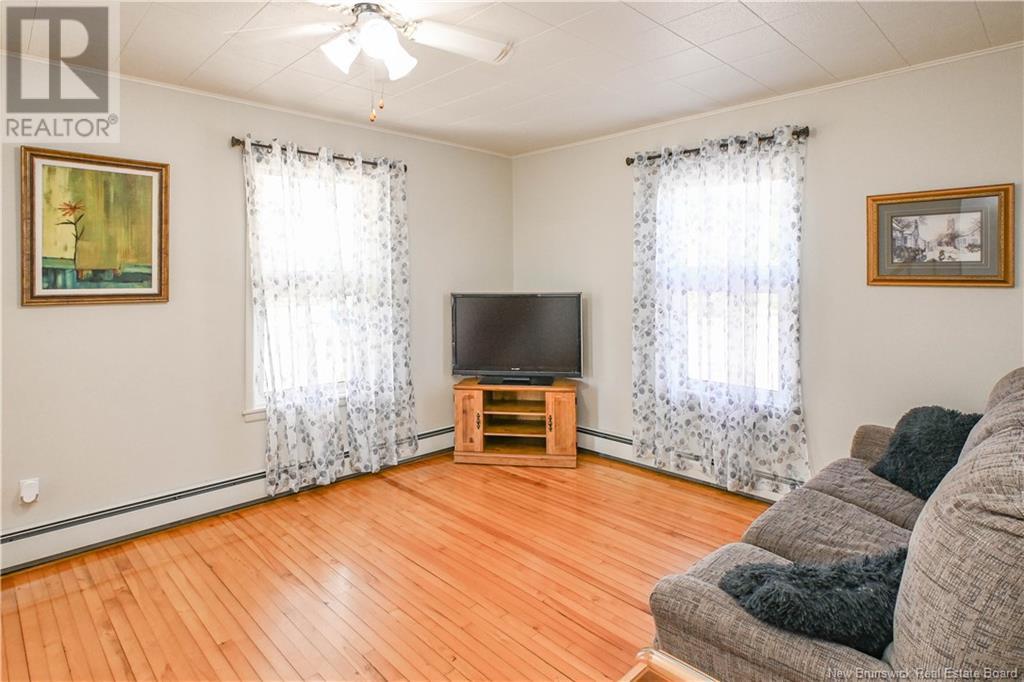 351 Saint-Pierre E. Boulevard, Caraquet, New Brunswick  E1W 1B4 - Photo 17 - NB124098