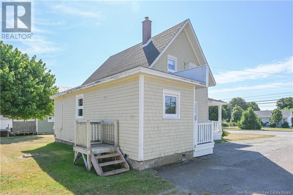 351 Saint-Pierre E. Boulevard, Caraquet, New Brunswick  E1W 1B4 - Photo 6 - NB124098