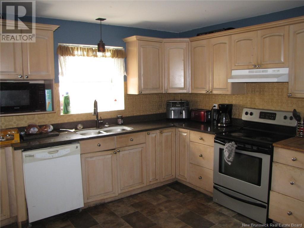 5031 Main Street, Dorchester, New Brunswick  E4K 2X7 - Photo 11 - NB124133
