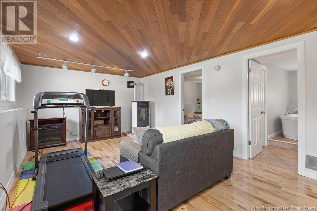 10 Cedar Street, Miramichi, New Brunswick  E1N 3M8 - Photo 20 - NB120882