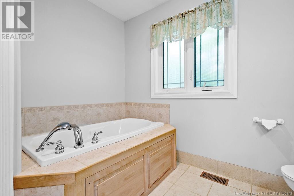 10 Cedar Street, Miramichi, New Brunswick  E1N 3M8 - Photo 34 - NB120882