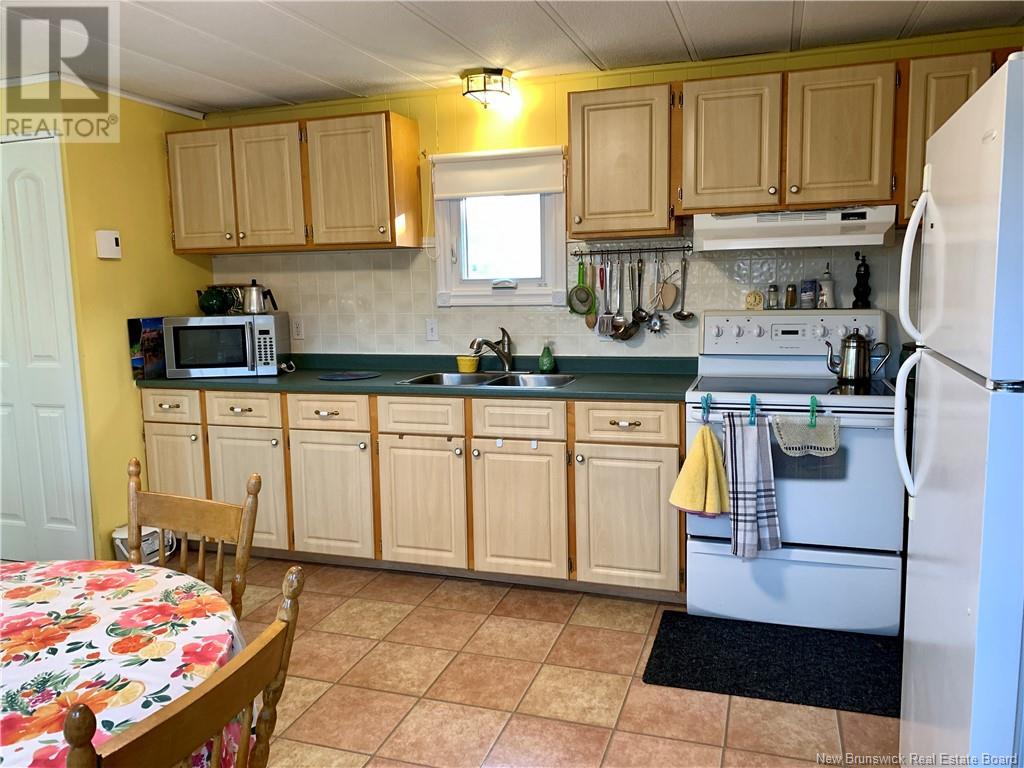 12 Mountain View, Campbellton, New Brunswick  E3N 3K9 - Photo 7 - NB124082