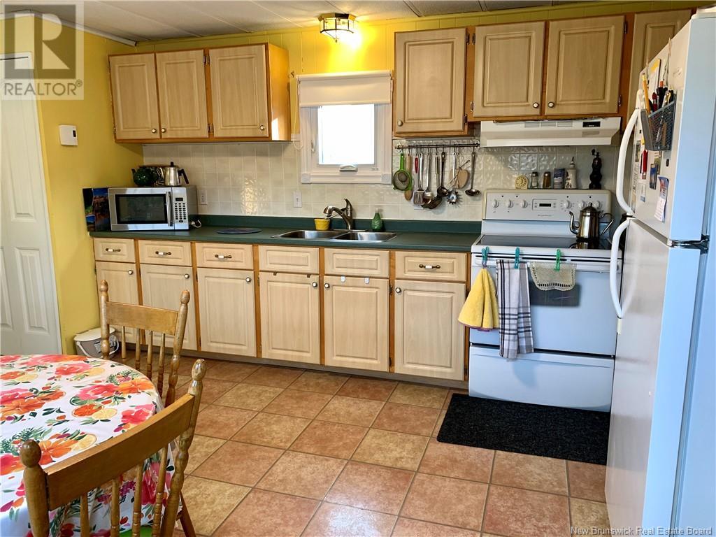 12 Mountain View, Campbellton, New Brunswick  E3N 3K9 - Photo 9 - NB124082