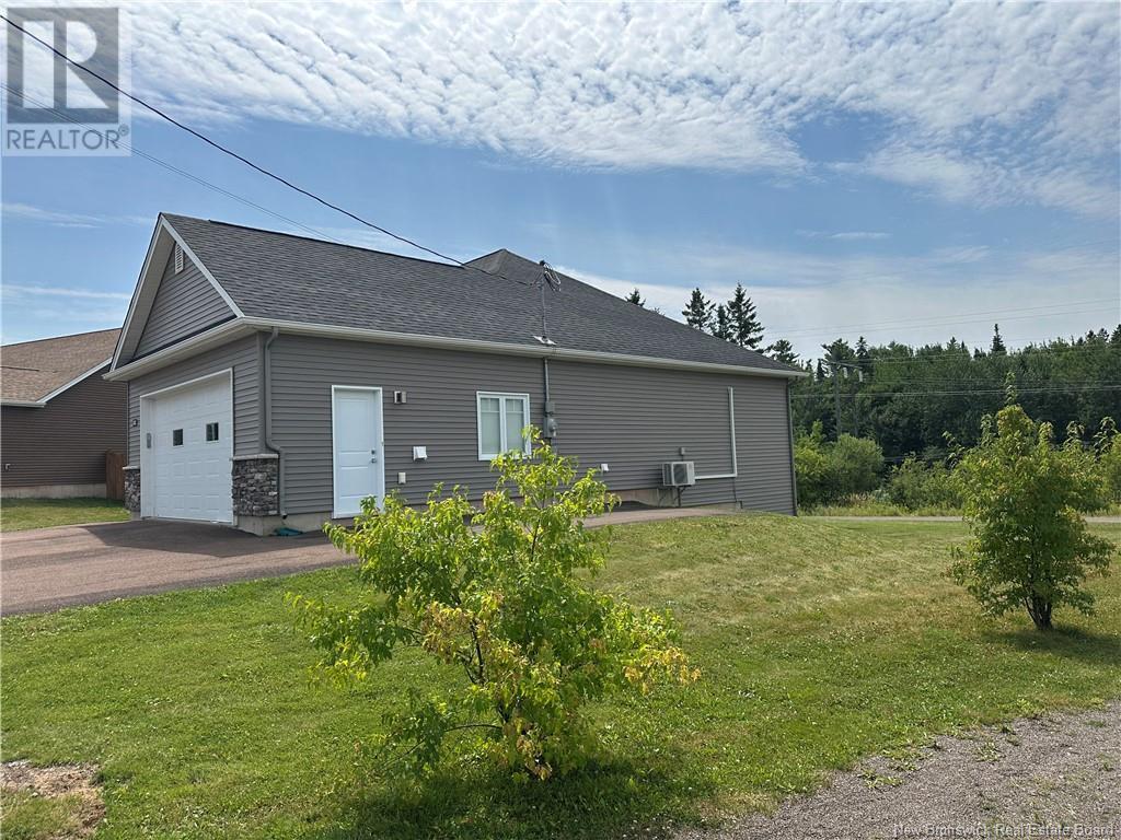 252 Lady Russell Street, Moncton, New Brunswick  E1E 0G1 - Photo 4 - NB122939