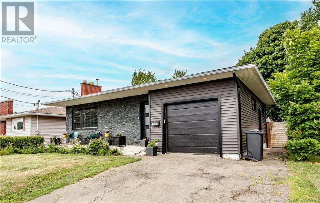 109 Upton St, Moncton, New Brunswick  E1E 2Z9 - Photo 3 - NB124100