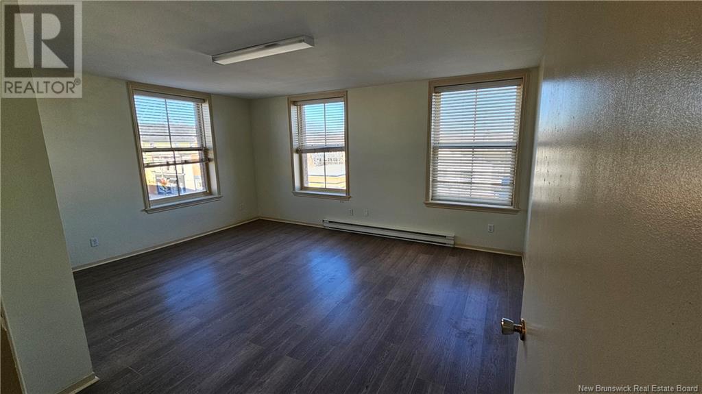 593 Main Street, Sussex, New Brunswick  E4E 7H5 - Photo 3 - NB124219