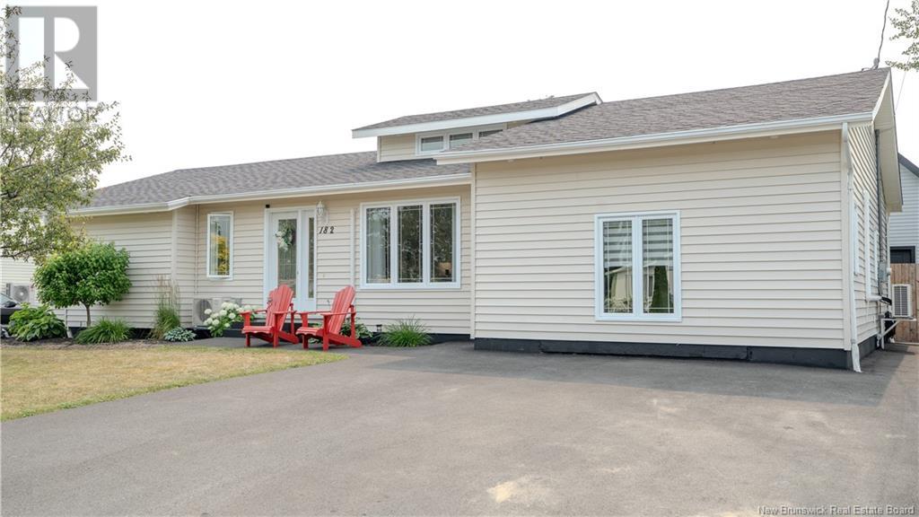 182 Rue Gagnon, Beresford, New Brunswick  E8K 1V3 - Photo 2 - NB124203