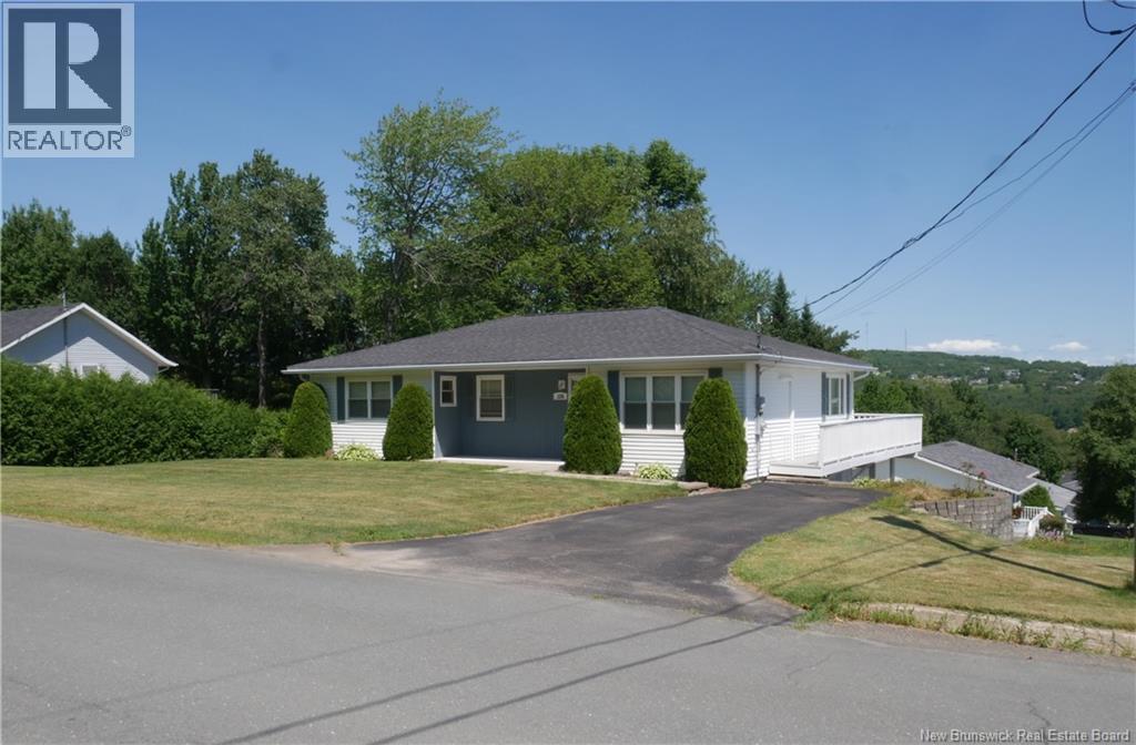 124 Creighton Street, Woodstock, New Brunswick  E7M 1N3 - Photo 1 - NB124252