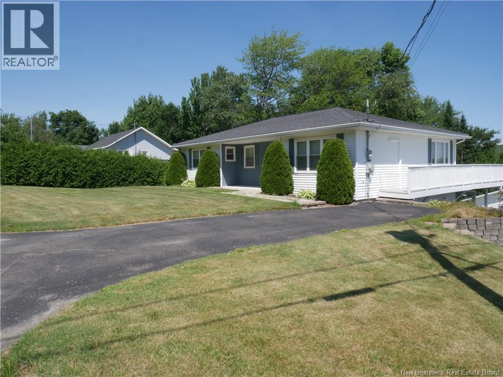 124 Creighton Street, Woodstock, New Brunswick  E7M 1N3 - Photo 2 - NB124252