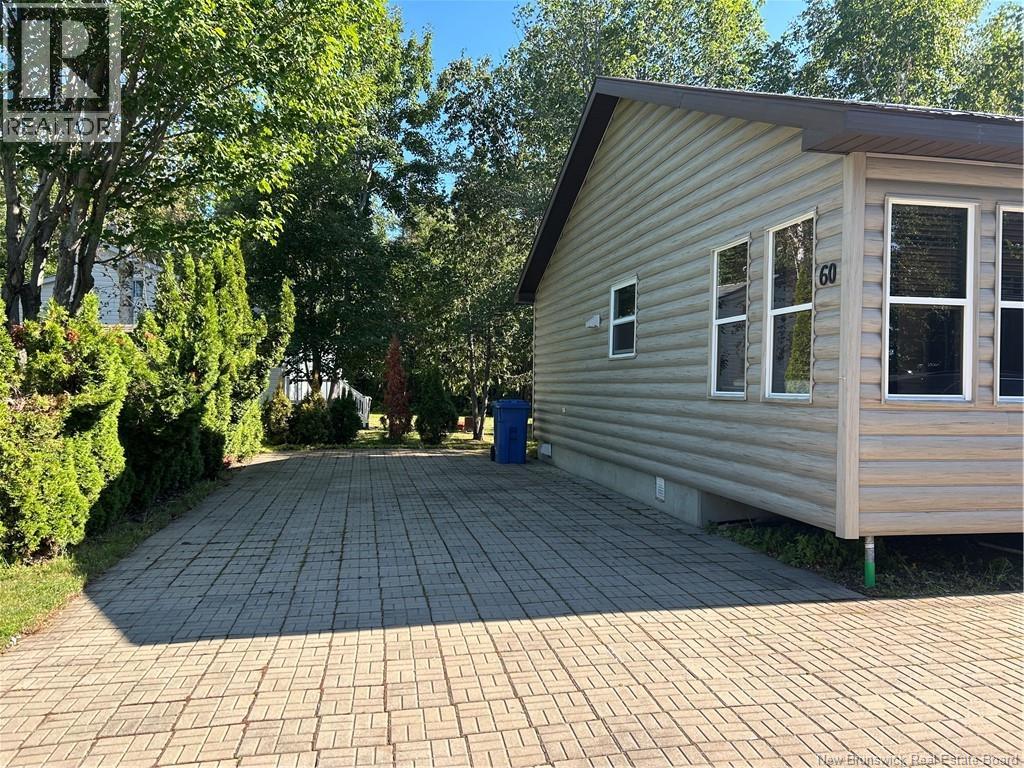 60 Rue Pinet, Caraquet, New Brunswick  E1W 1A1 - Photo 4 - NB124311