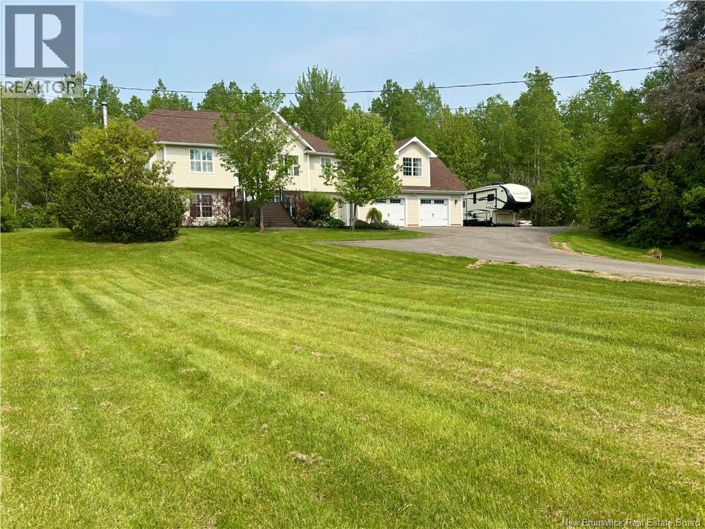 21 Rogers, Berry Mills, New Brunswick  E1G 2N2 - Photo 3 - NB124176