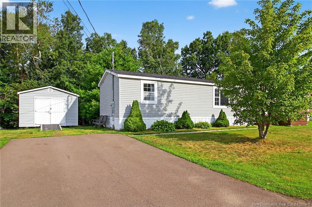 68 Nepisiguit, Dieppe, New Brunswick  E1A 7N1 - Photo 2 - NB124284