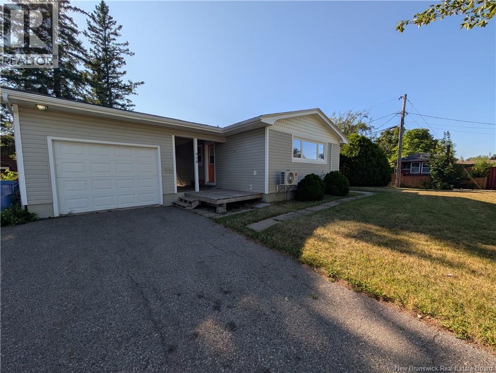934 Hay Crescent, Bathurst, New Brunswick  E2A 3S2 - Photo 3 - NB124333