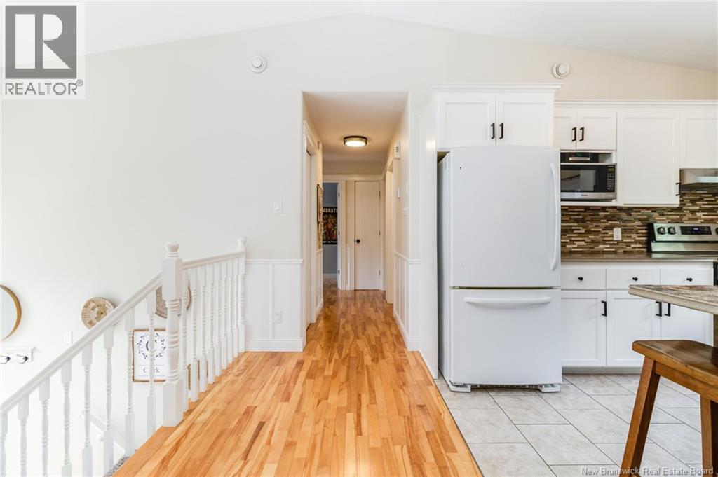 166 Rolling Hill, Fredericton, New Brunswick  E3A 9V5 - Photo 6 - NB124348