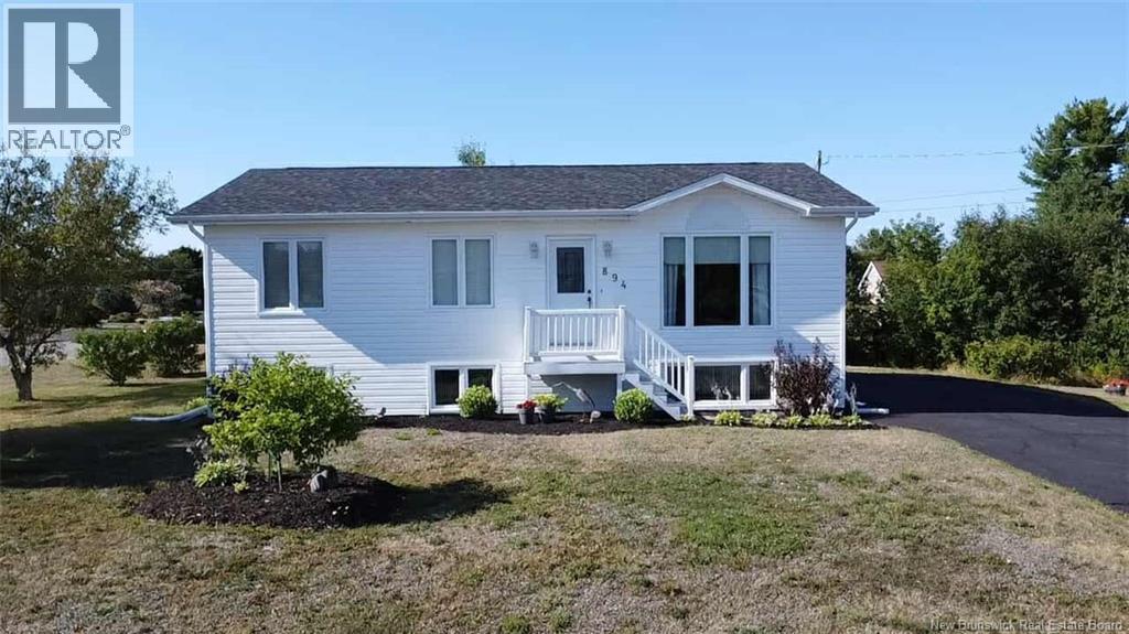 894 Poirier, Bathurst, New Brunswick  E2A 2T8 - Photo 2 - NB124380