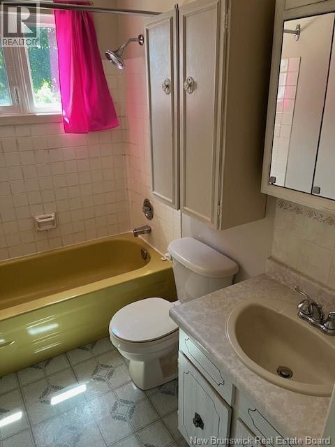 14 Kennedy Street, Charlo, New Brunswick  E8E 2M2 - Photo 10 - NB124383