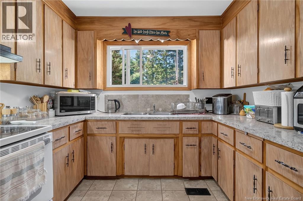 244 Fairfield Road, Sackville, New Brunswick  E4L 2Y1 - Photo 2 - NB124474