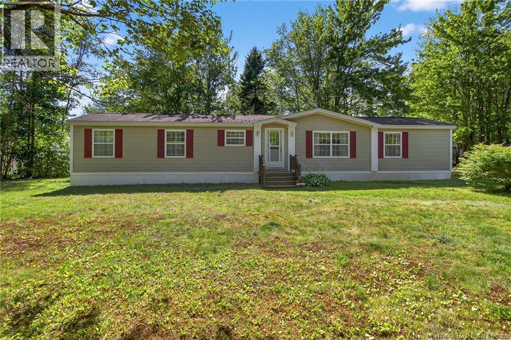 7 Cedargrove, Moncton, New Brunswick  E1H 2T8 - Photo 2 - NB124520