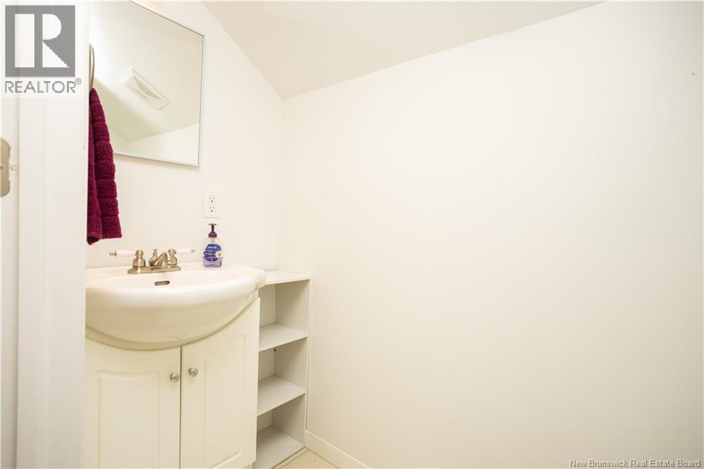 12 Beech Street, Mcadam, New Brunswick  E6J 1V8 - Photo 37 - NB124563