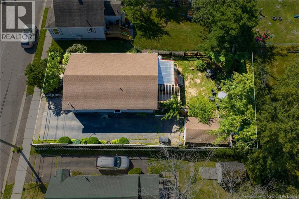 98 Cedar Street, Moncton, New Brunswick  E1C 7L4 - Photo 3 - NB124344
