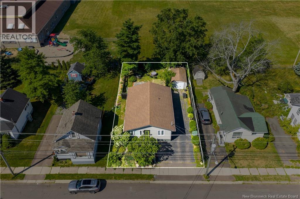 98 Cedar Street, Moncton, New Brunswick  E1C 7L4 - Photo 4 - NB124344