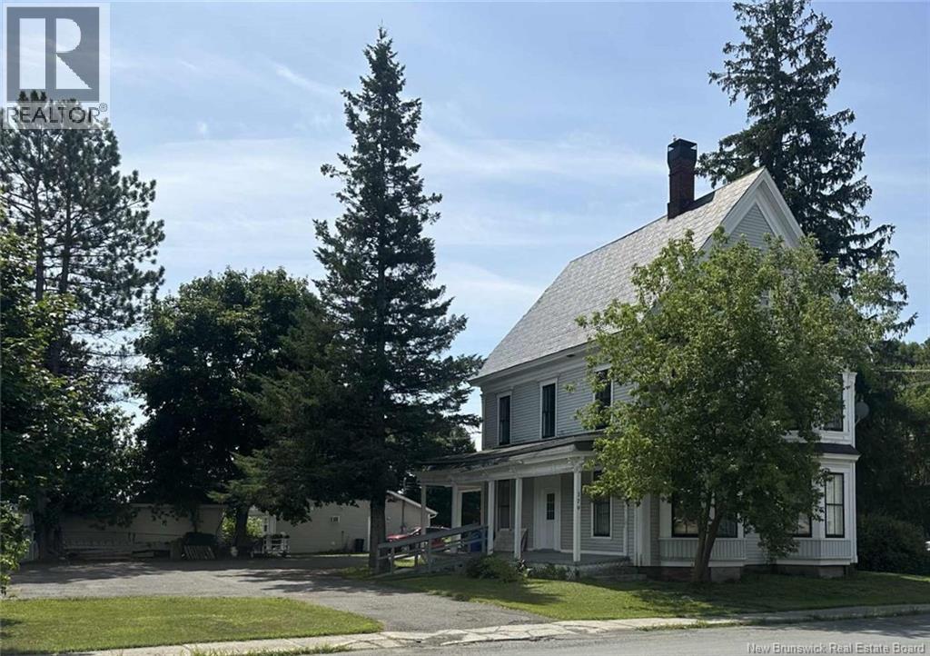179 Broadway Street, Woodstock, New Brunswick  E7M 1B7 - Photo 3 - NB124512