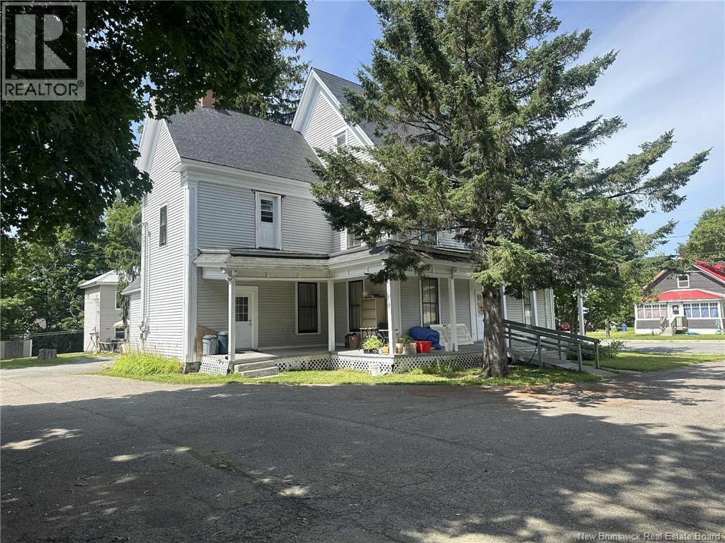 179 Broadway Street, Woodstock, New Brunswick  E7M 1B7 - Photo 4 - NB124512