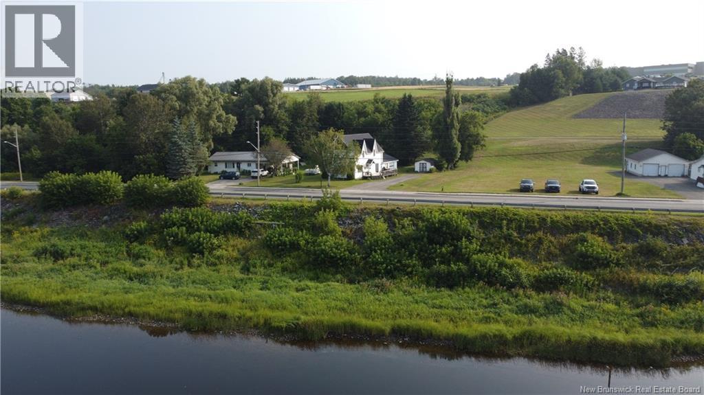166 Main Street, Hartland, New Brunswick  E7P 2M5 - Photo 2 - NB124590
