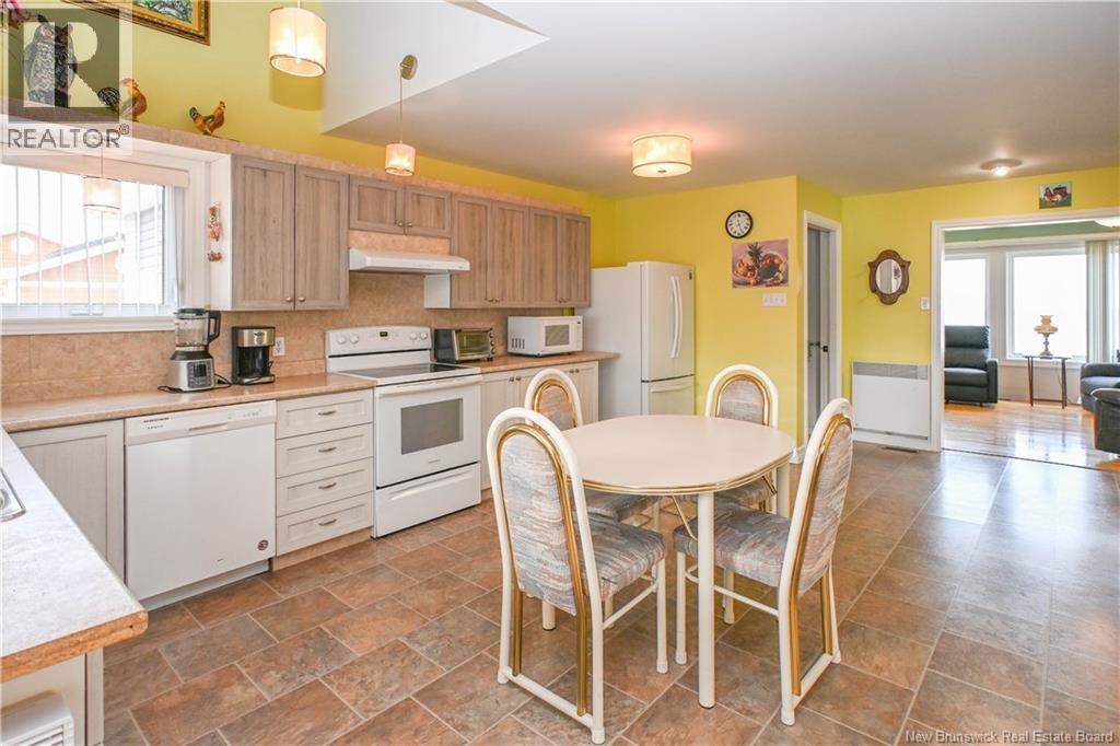 171 Saint-Pierre E Boulevard, Caraquet, New Brunswick  E1W 1B1 - Photo 14 - NB124688
