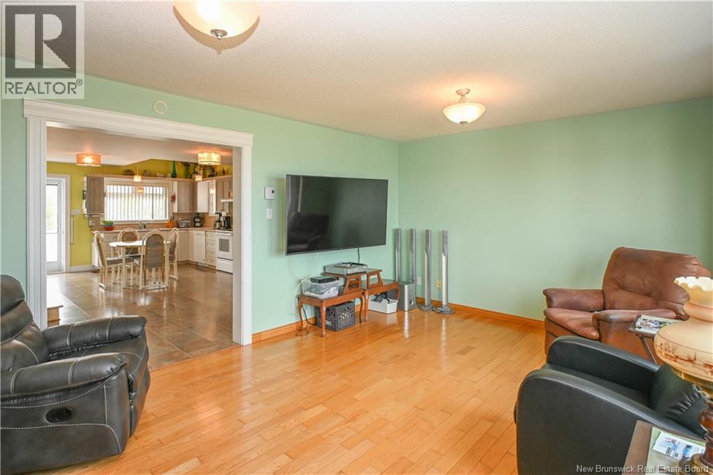 171 Saint-Pierre E Boulevard, Caraquet, New Brunswick  E1W 1B1 - Photo 27 - NB124688