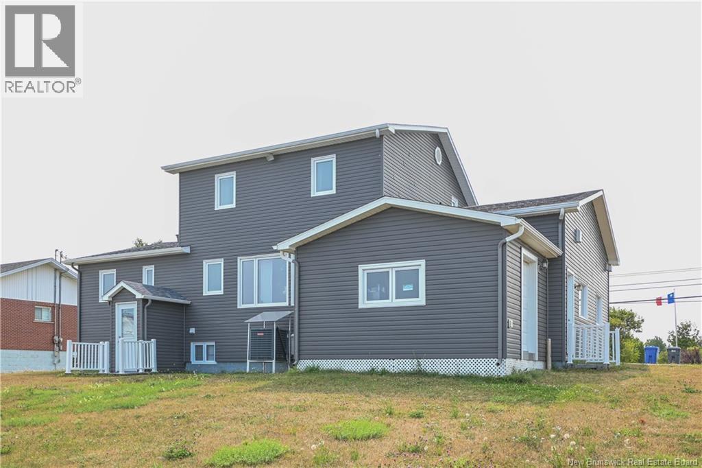 171 Saint-Pierre E Boulevard, Caraquet, New Brunswick  E1W 1B1 - Photo 5 - NB124688
