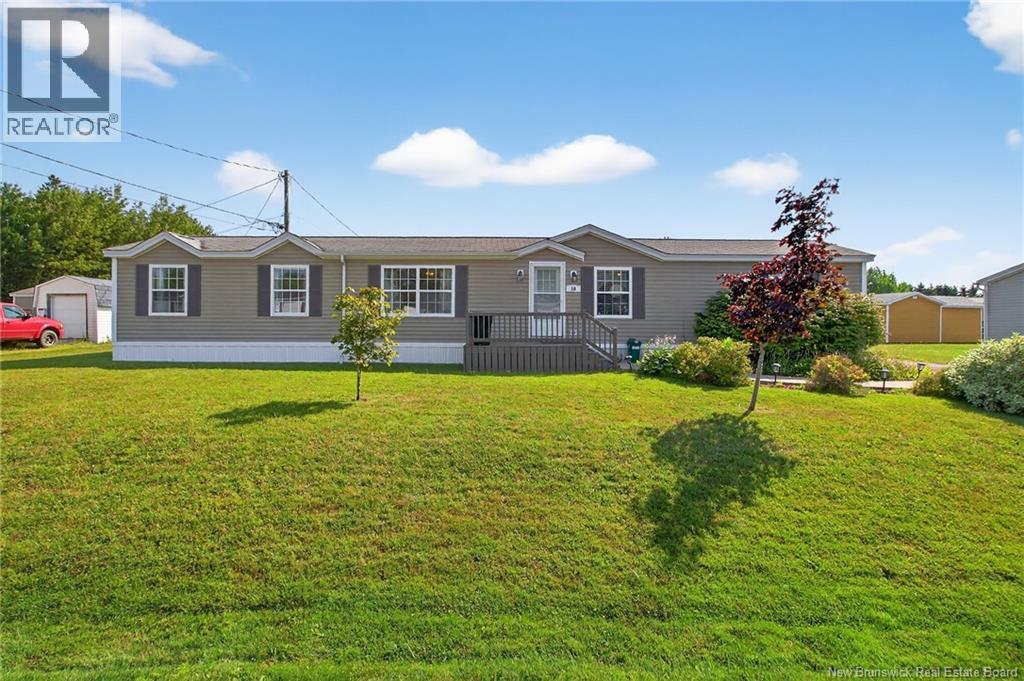 10 Anemone Street, Moncton, New Brunswick  E1H 2R7 - Photo 2 - NB124734